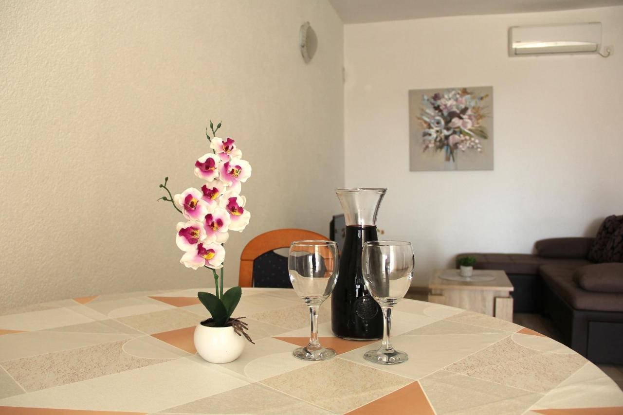 Apartmani Ljubo Primošten Eksteriør bilde