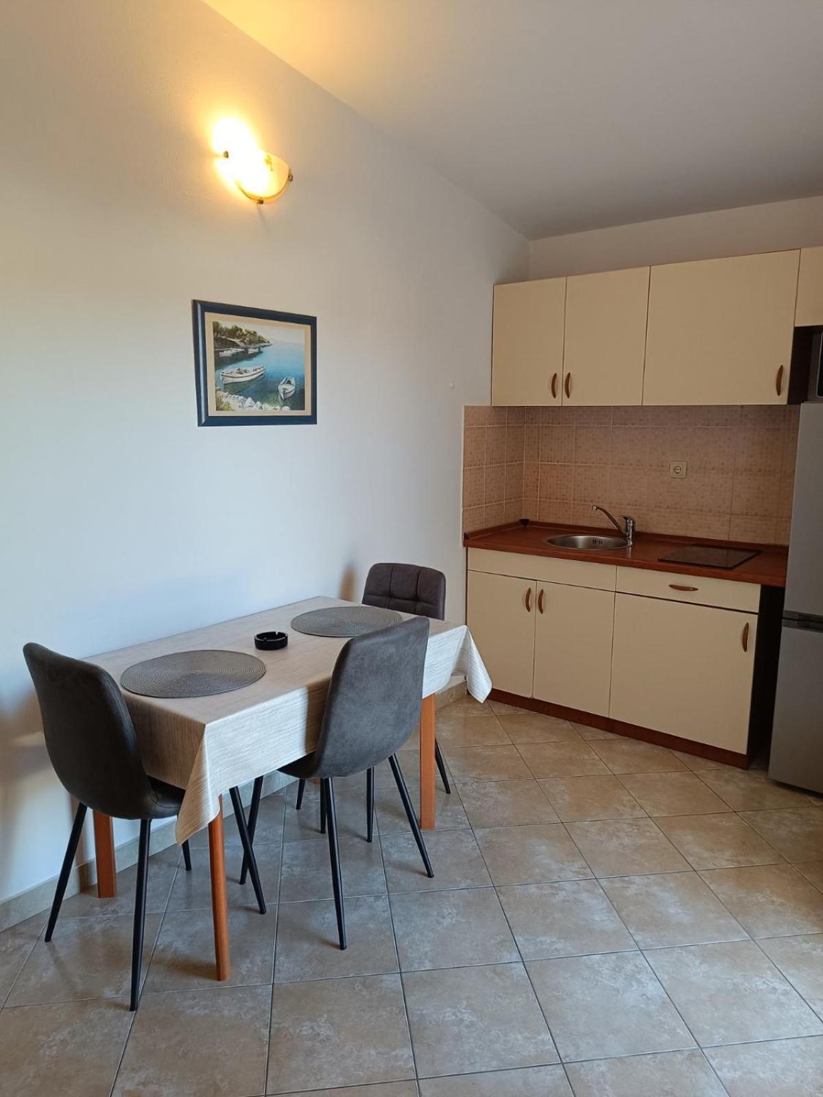 Apartmani Ljubo Primošten Eksteriør bilde